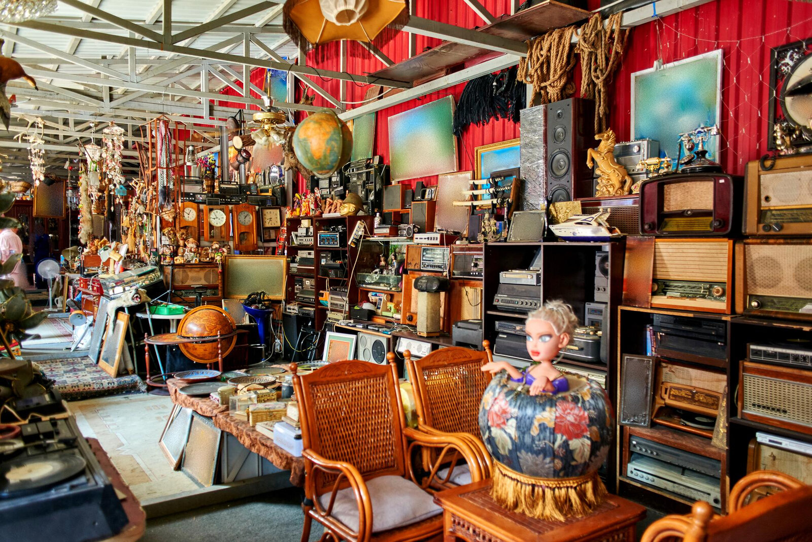 flea-market-swap-meet-old-rare-retro-things-vintage-art-objects.jpg flea-market-swap-meet-old-rare-retro-things-vintage-art-objects.jpg